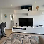 Sea View, Top Floor Facing Port Canto In Palm Beach