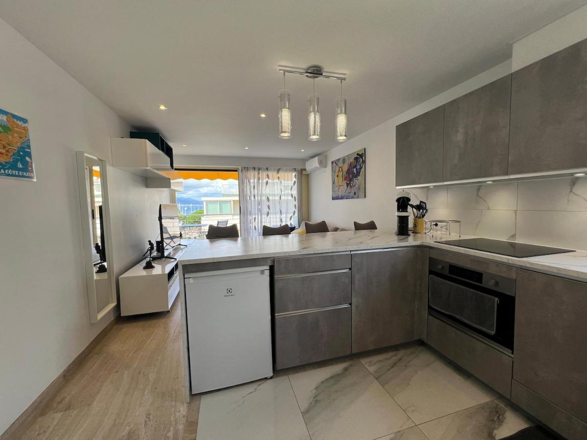Appartement Sea View, Floor Facing Port Canto In Palm *