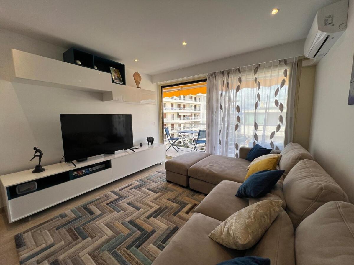 Sea View, Floor Facing Port Canto In Palm Appartement Cannes
